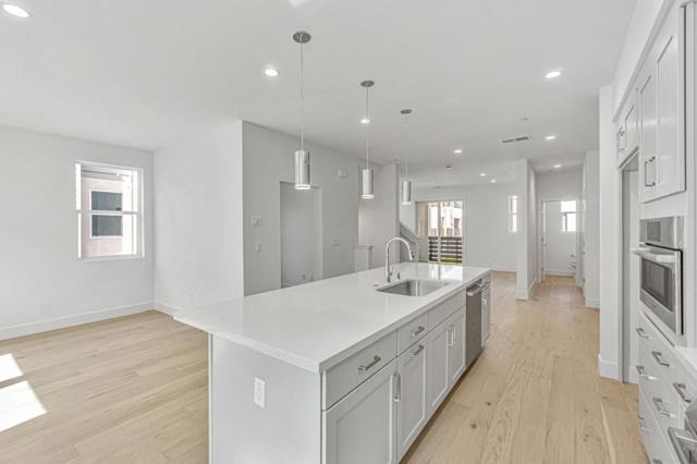 2102 Ivory Terrace, San Ramon CA: https://media.crmls.org/mediaz/b50af763-7026-4732-a901-4bc28d6e49e8.jpg