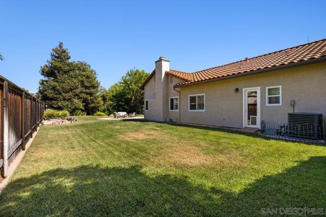 2084 Roberts Pl, Escondido CA: https://media.crmls.org/mediaz/b50afc4e-84f6-489a-8861-93dac091853b.jpg
