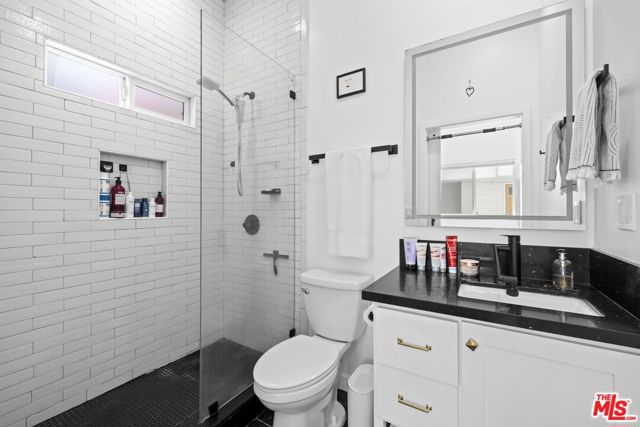 3170 Glenmanor Place, Los Angeles CA: https://media.crmls.org/mediaz/b50b7a34-0c3a-42ec-9ce8-5cfaeac94cbf.jpg