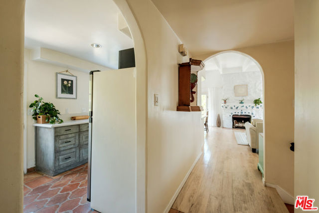 21316 Encina Road, Topanga CA: https://media.crmls.org/mediaz/b50b8360-7278-4fcb-86e7-22a4c0a49d48.jpg