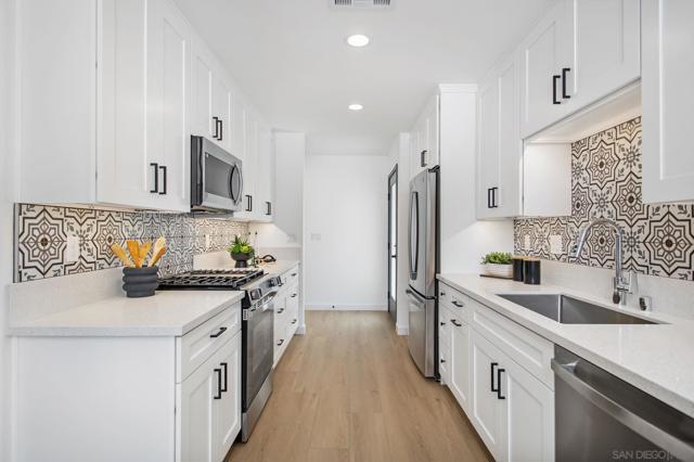 1134 Dearborn Dr, San Diego CA: https://media.crmls.org/mediaz/b50bafdd-3feb-443d-988e-e804ff1ca3c1.jpg