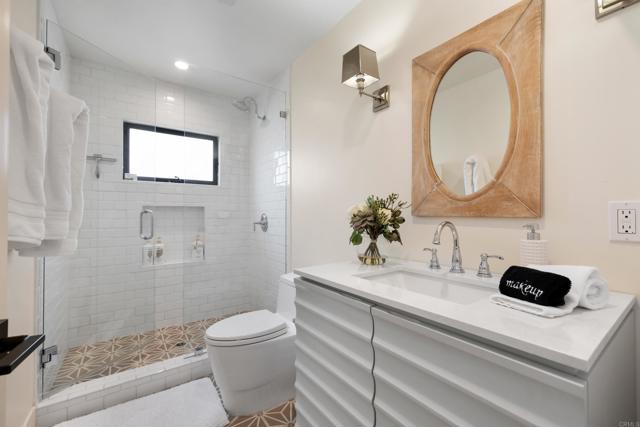 Detail Gallery Image 31 of 54 For 5080 Carlsbad Blvd, Carlsbad,  CA 92008 - 5 Beds | 4 Baths