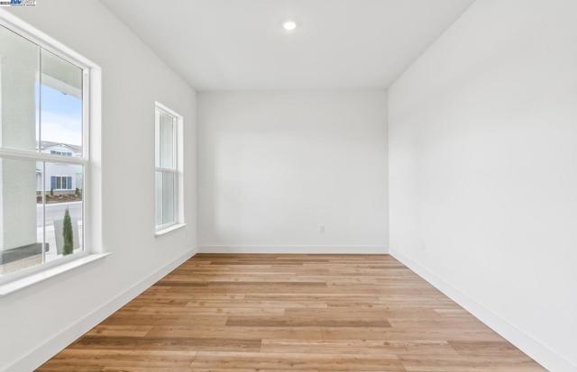 1552 Kasnak Drive, Manteca CA: https://media.crmls.org/mediaz/b50bc4b0-912e-4dd3-a87f-cef54f625fd2.jpg