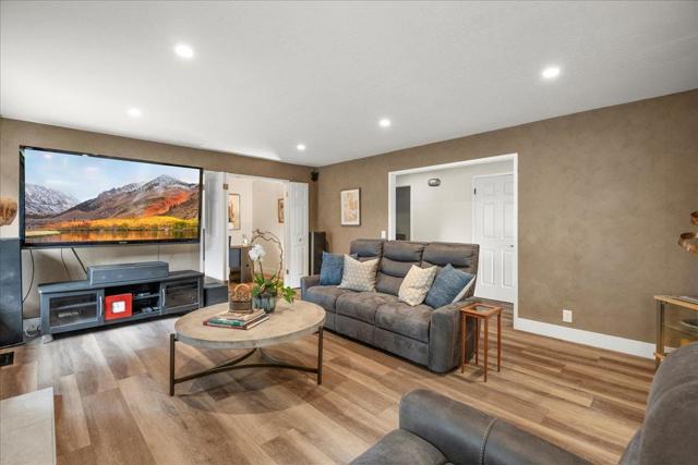 6641 Leyland Park Drive, San Jose CA: https://media.crmls.org/mediaz/b50bdb3d-3941-4266-88bc-66f1e605e355.jpg