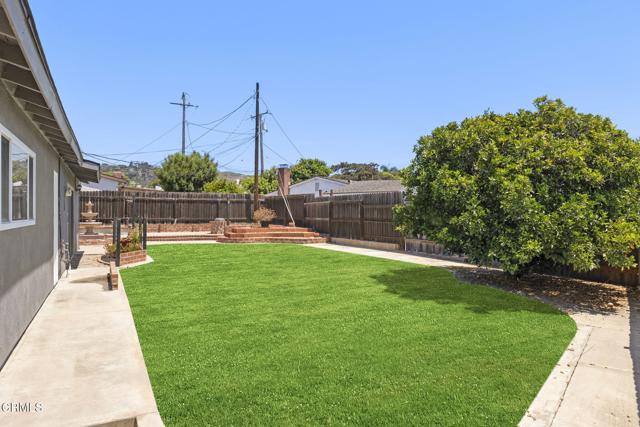 220 Lantana Street, Camarillo CA: https://media.crmls.org/mediaz/b50bf9aa-7b5d-4fdf-a76a-eeba350d7948.jpg