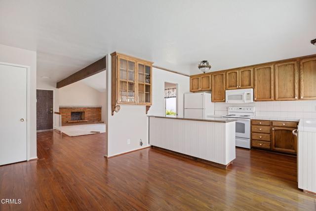 1310 Anza Court, Oxnard CA: https://media.crmls.org/mediaz/b50c0afb-8419-453d-9557-be7f6fccfae1.jpg