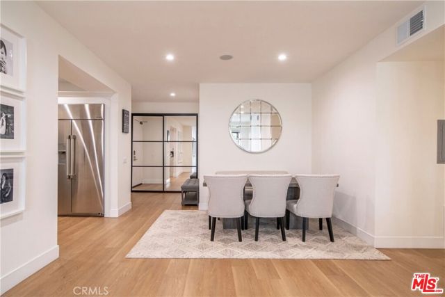 306 Bora Bora Way, Marina del Rey CA: https://media.crmls.org/mediaz/b50c644e-8235-42ed-a4f4-9791f1ca7aee.jpg