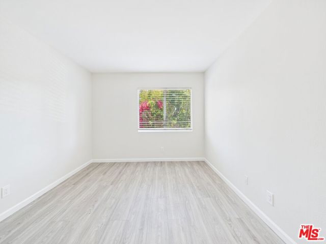 5460 White Oak Avenue, Encino CA: https://media.crmls.org/mediaz/b50cdcc3-cb89-4842-9bfa-0d1c3ef4415f.jpg