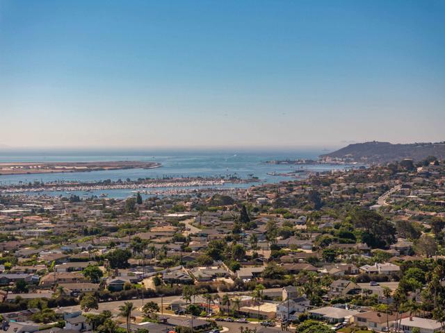4027 Narragansett Ave, San Diego CA: https://media.crmls.org/mediaz/b50cff6f-5237-474e-acc0-bfeac1f45926.jpg
