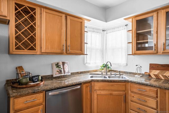 4751 Monroe Ave, San Diego CA: https://media.crmls.org/mediaz/b50d2096-3990-43ef-8d24-b5ecb6785957.jpg