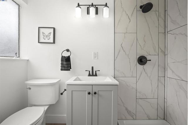 2541 Duke Ave, Richmond CA: https://media.crmls.org/mediaz/b50dc5db-038f-48b8-a4cc-564ddf441871.jpg