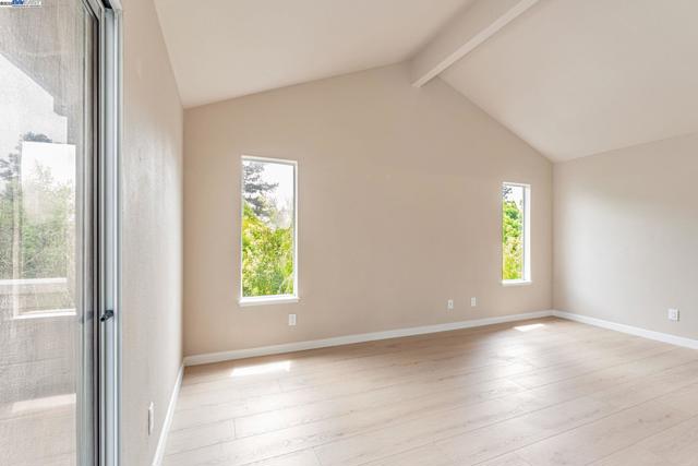 19723 Redwood Rd, Castro Valley CA: https://media.crmls.org/mediaz/b50e056e-7b3f-4254-aa66-f61f613eef28.jpg