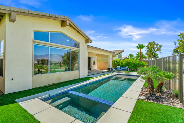 1325 Passage Street, Palm Springs CA: https://media.crmls.org/mediaz/b50e28e3-19f4-40c8-8ca8-4d579f70a871.jpg