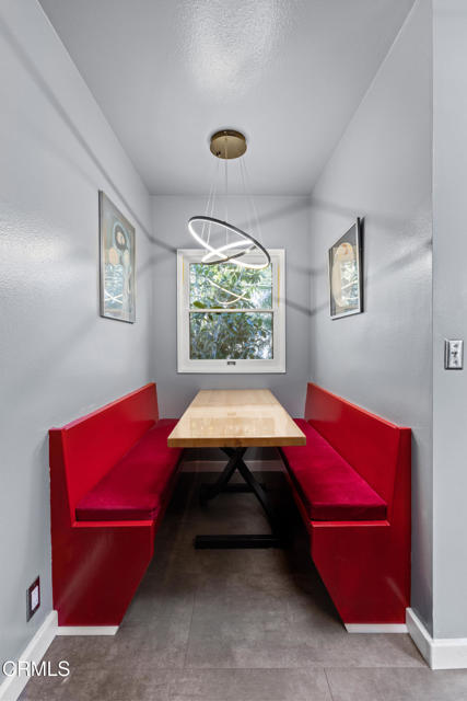 917 W W Victoria Street, Santa Barbara CA: https://media.crmls.org/mediaz/b50f2023-0953-477a-9074-bdffbd9348de.jpg