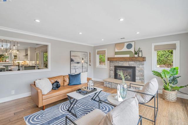 6703 Crow Canyon Rd, Castro Valley CA: https://media.crmls.org/mediaz/b50fb436-dbc0-417c-8c67-d7a916888686.jpg