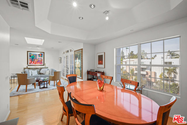 2025 S Beverly Glen Boulevard, Los Angeles CA: https://media.crmls.org/mediaz/b50fd40d-c97a-4381-95cd-b60e38e123bf.jpg