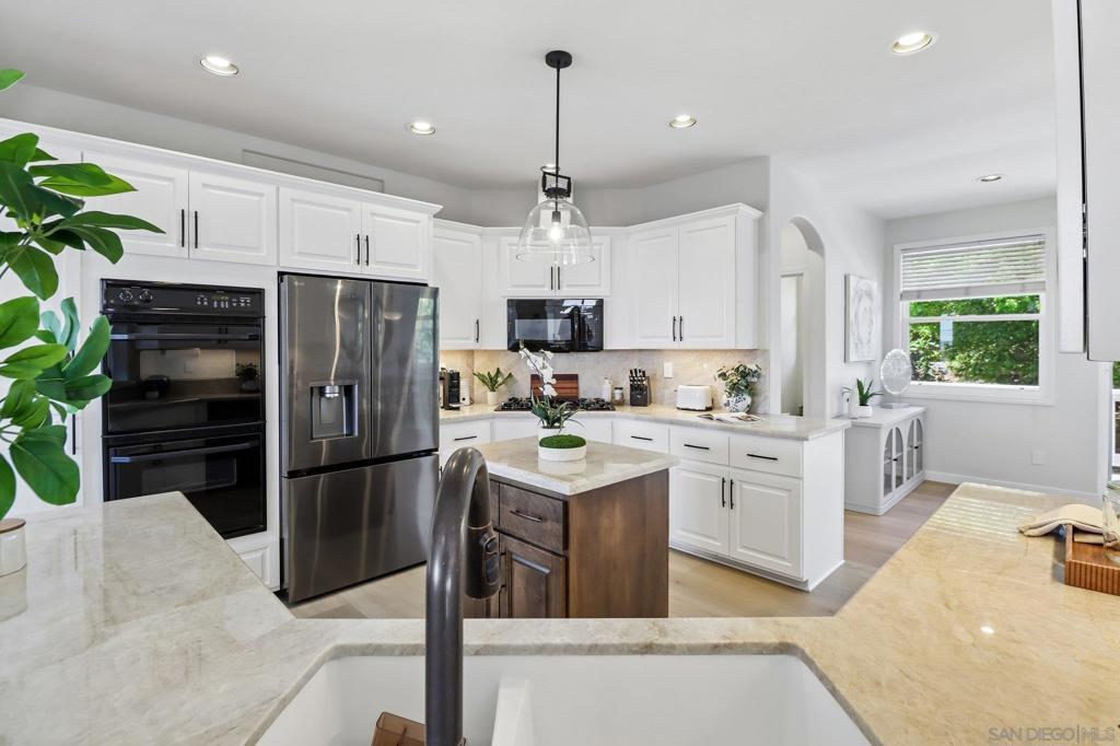 2410 Geranium St - photo 15