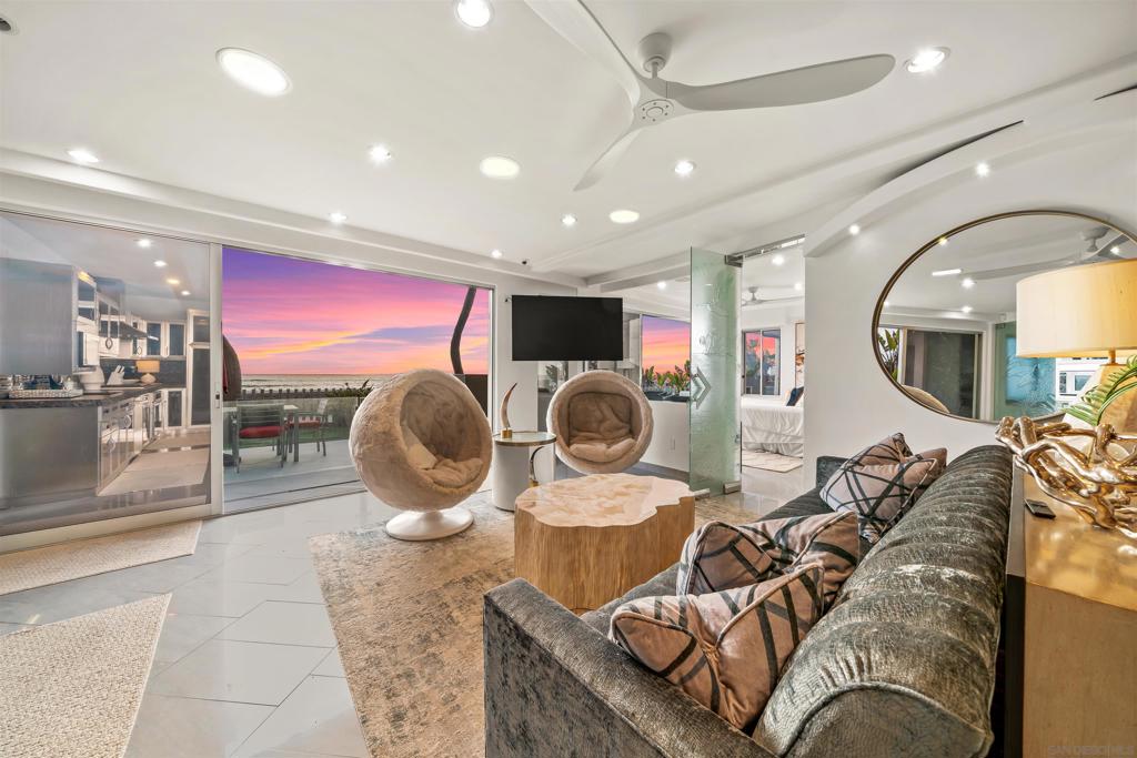2999 Ocean Front Walk #1