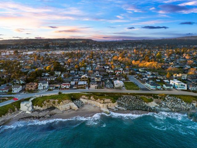 345 Oxford Way, Santa Cruz CA: https://media.crmls.org/mediaz/b510f794-9ab6-4dcc-a087-56bebb417658.jpg
