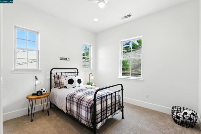 22 W Hill Way, Orinda CA: https://media.crmls.org/mediaz/b511d1aa-391e-4c53-9338-46c6e011d04b.jpg