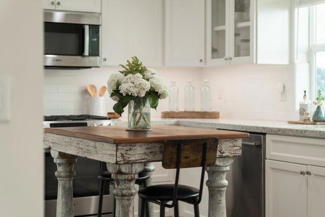 430 Hillcrest Drive, Aptos CA: https://media.crmls.org/mediaz/b5121b3d-0c8f-49bd-be7b-7573e761fbd4.jpg