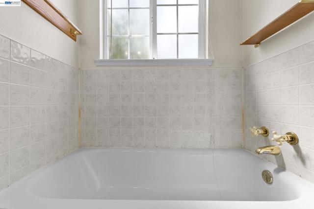 Image 29 of 46 For 35446 Cleremont Dr