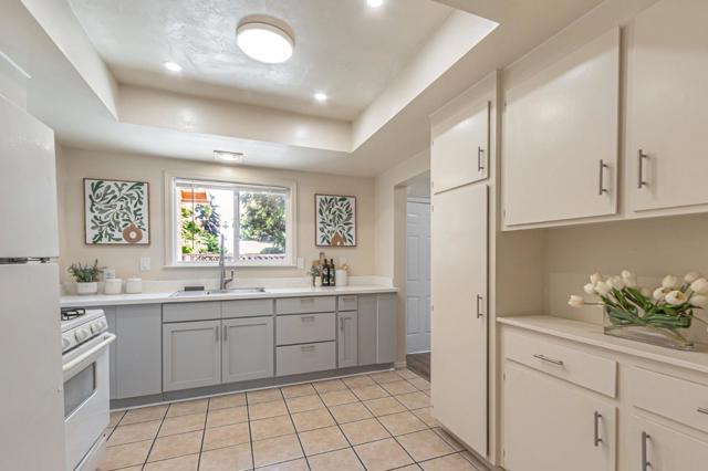 295 N 16th Street, San Jose CA: https://media.crmls.org/mediaz/b512aacc-cfd4-4e96-9d31-43c149d215a3.jpg
