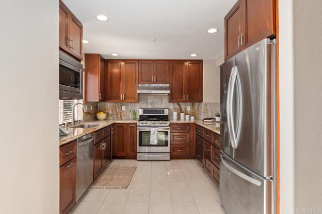 Image 13 of 36 For 10198 Wateridge Circle 157