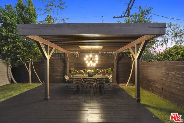 3838 Buena Park Drive, Studio City CA: https://media.crmls.org/mediaz/b5132f59-25a4-482e-8526-a5b447c06464.jpg