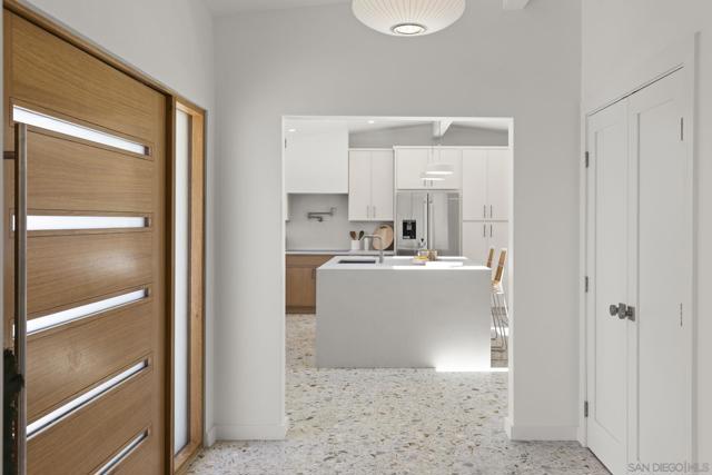 5851 Box Canyon, La Jolla CA: https://media.crmls.org/mediaz/b5139104-6aad-482e-8b82-1d805b69f053.jpg