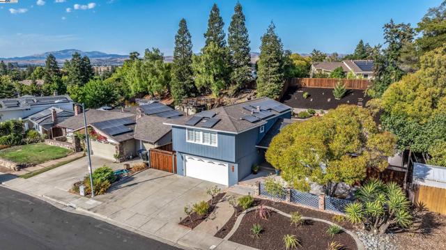 702 Sylvaner Dr, Pleasanton CA: https://media.crmls.org/mediaz/b513a5a1-d6be-4722-80fd-7eac0994de41.jpg