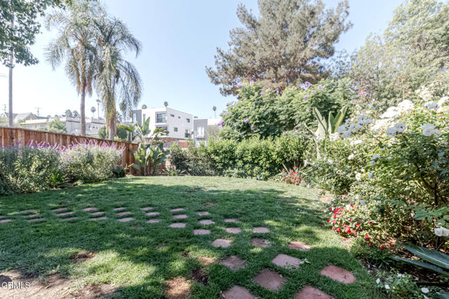 632 Mariposa Avenue, Los Angeles CA: https://media.crmls.org/mediaz/b513af61-3010-45ba-bcda-61d260504aab.jpg