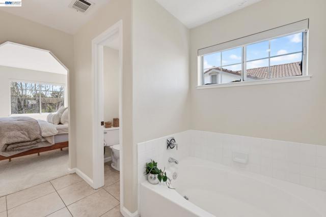 Image 24 of 45 For 1360 Toulon Ct