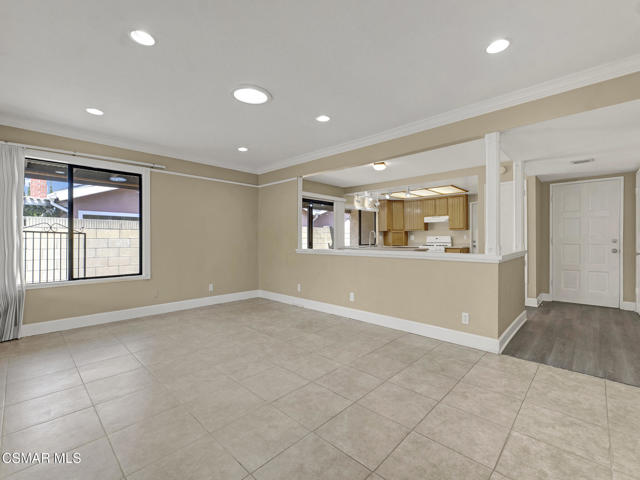 2264 Cochran Street, Simi Valley CA: https://media.crmls.org/mediaz/b515ea2d-215d-4669-9763-95887c03ce79.jpg
