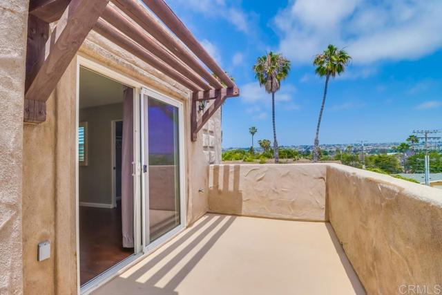 2167 Grand Avenue, San Diego CA: https://media.crmls.org/mediaz/b51650e3-c512-48ab-b2a3-612f37145963.jpg