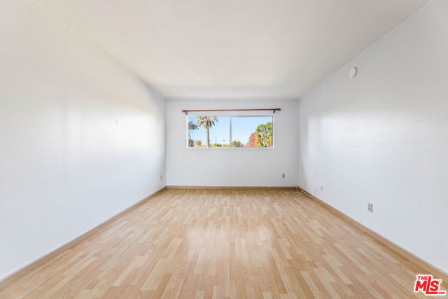 5055 Coldwater Canyon Avenue, Sherman Oaks CA: https://media.crmls.org/mediaz/b5174976-9d7a-430f-9e4b-0a77c6b35762.jpg