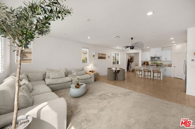 519 Tucker Avenue, Rialto CA: https://media.crmls.org/mediaz/b5177e82-5778-4ef3-bfaf-a997829331eb.jpg
