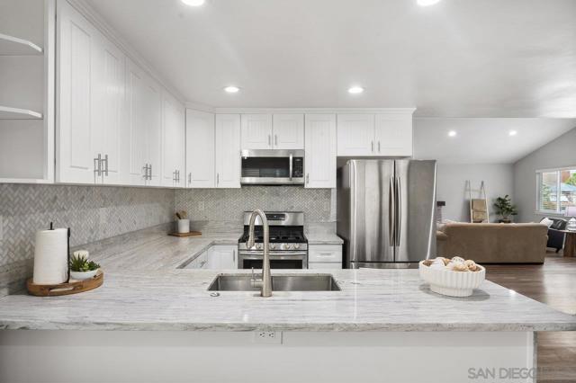 8807 Scorpius Way, San Diego CA: https://media.crmls.org/mediaz/b5181d29-6256-4651-8393-8ebddc867c03.jpg