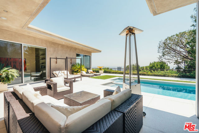 1470 CARLA, Beverly Hills CA: https://media.crmls.org/mediaz/b5182449-ea0f-443a-8827-9125b5e8eb0d.jpg