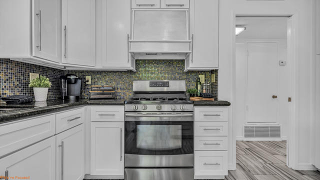 14 Gary Circle, Palm Springs CA: https://media.crmls.org/mediaz/b518e005-4ac3-4324-9b81-33e38c0203af.jpg