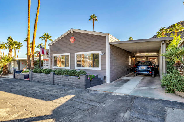 527 Jade Lane, Palm Springs CA: https://media.crmls.org/mediaz/b518fe53-ea74-4bb7-87bb-7362b68c34fd.jpg