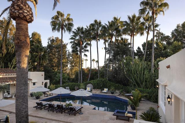 6977 Las Colinas, Rancho Santa Fe CA: https://media.crmls.org/mediaz/b5192474-f3d3-45cd-905e-c7f247cba442.jpg