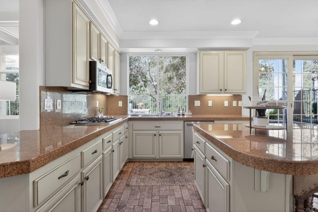 2776 Canyon Avenue - photo 10