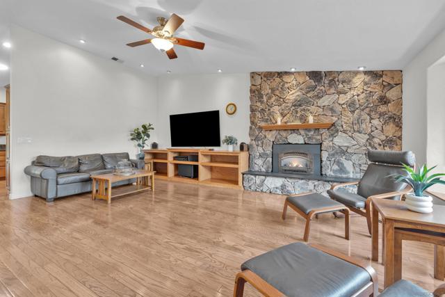 23540 Oriente Way, Ramona CA: https://media.crmls.org/mediaz/b51a1226-9815-4ab5-b80e-8e6b9a195d7e.jpg
