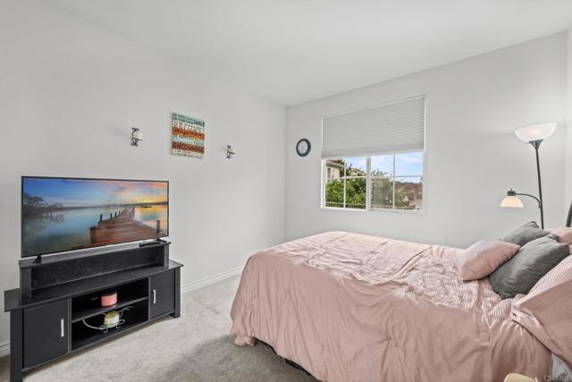 Detail Gallery Image 6 of 16 For 2935 Cliff Cir, Carlsbad,  CA 92010 - 4 Beds | 2/1 Baths