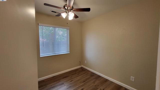 2137 Whitcomb Way, Modesto CA: https://media.crmls.org/mediaz/b51b7d4b-b0b5-4cd8-95bd-0481d5947252.jpg
