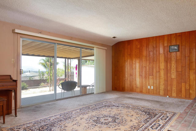 60 Natalie Way, Camarillo CA: https://media.crmls.org/mediaz/b51b82a9-8e59-485e-8dcd-ee75315aeb47.jpg