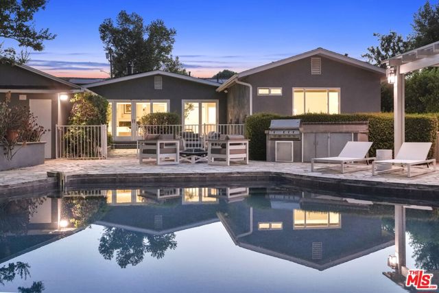 6002 Jumilla Avenue, Woodland Hills CA: https://media.crmls.org/mediaz/b51bd51a-898d-4126-8748-b0f2b8bf0dcd.jpg