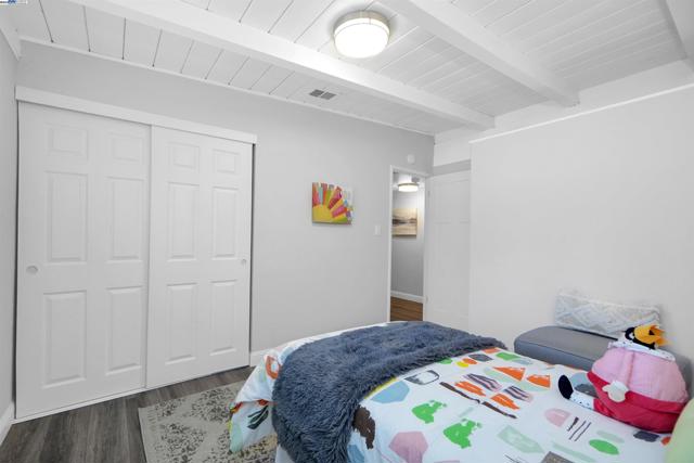 38392 Nebo Dr, Fremont CA: https://media.crmls.org/mediaz/b51c1ec5-88a0-4d58-a101-c3fd175d8341.jpg
