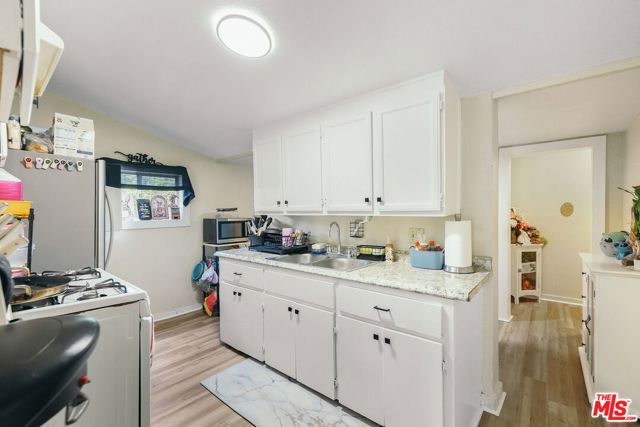 503 E Truslow Avenue, Fullerton CA: https://media.crmls.org/mediaz/b51c9d39-a278-494d-8cf0-34fd76783e74.jpg